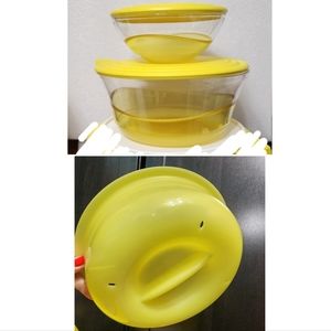 New! Tupperware yellow recipients